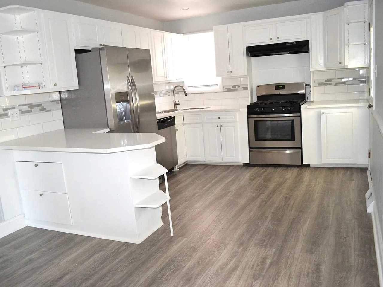 623 S Pierce Ave - Photo 5 of 9