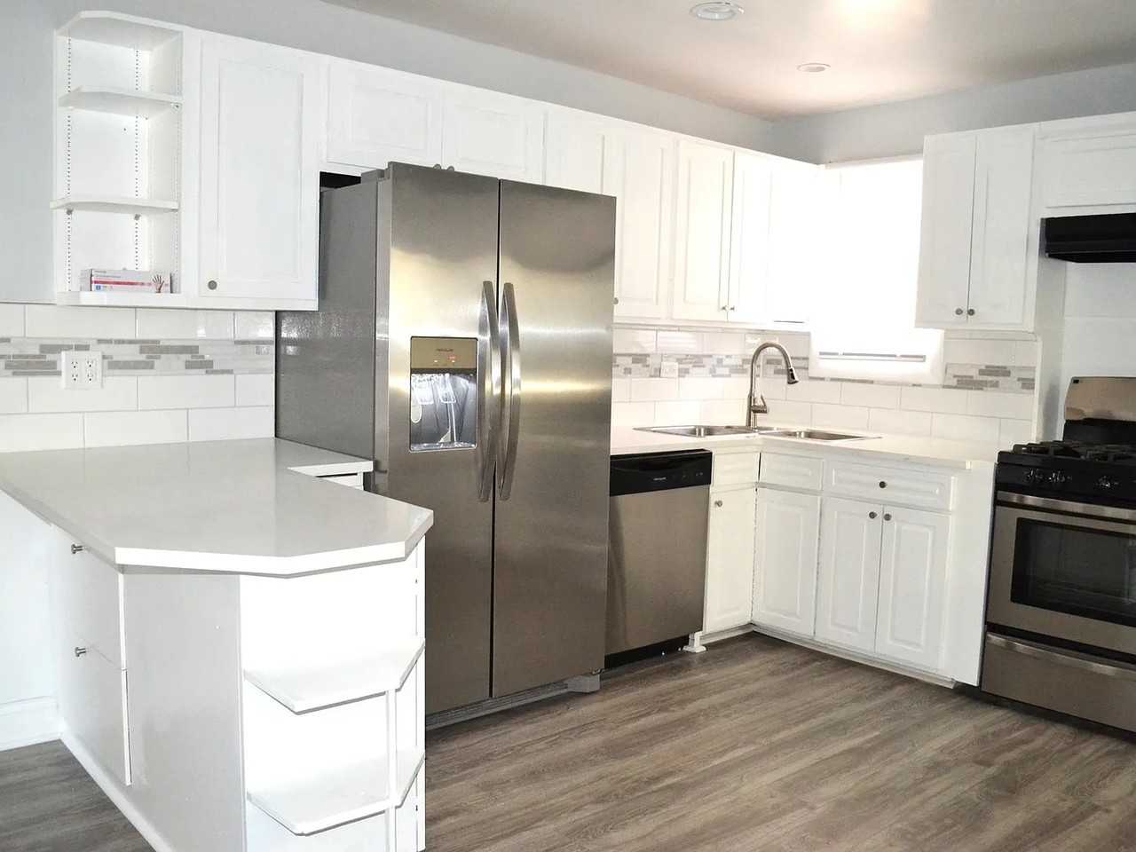 623 S Pierce Ave - Photo 6 of 9