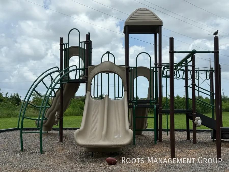 15863 Reddy Ln #15863R - Photo 4 of 9