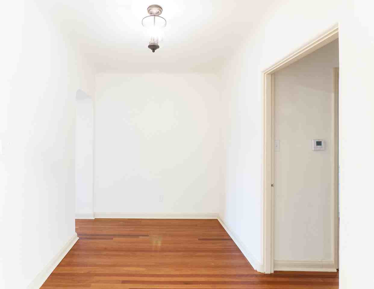 1066 S Genesee Ave - Photo 4 of 30