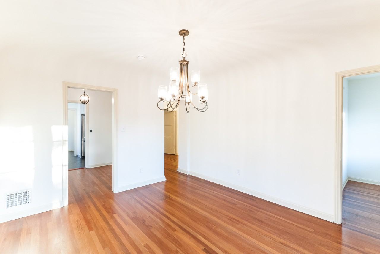 1066 S Genesee Ave - Photo 6 of 30