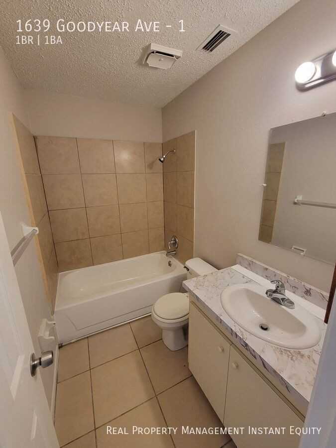 1639 Goodyear Ave #1 - Photo 6 of 7