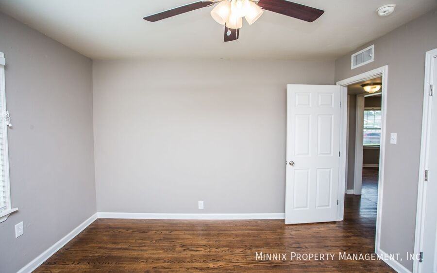 4416 43rd St - Photo 5 of 22