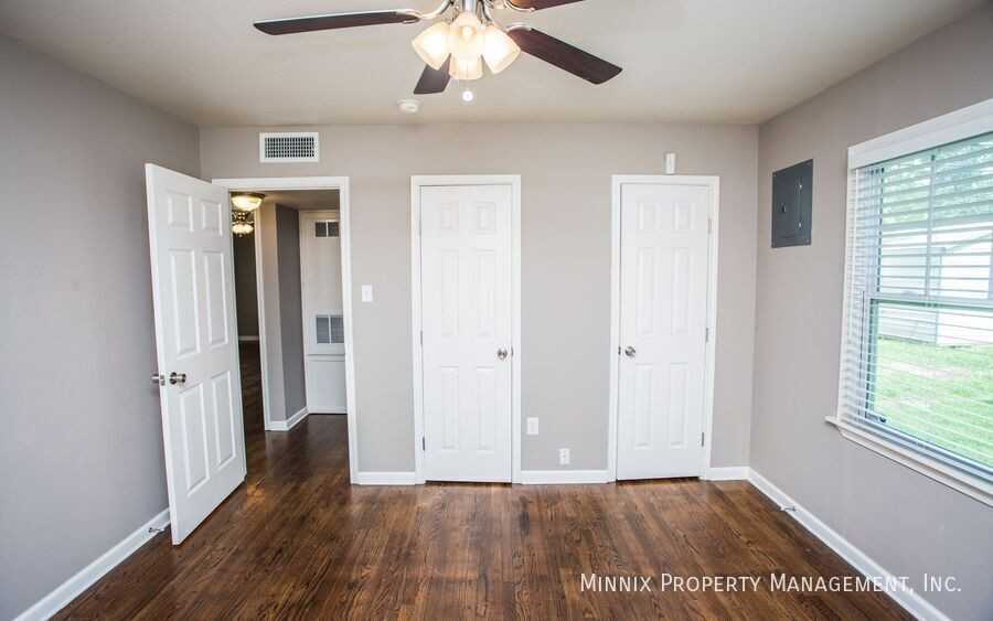 4416 43rd St - Photo 6 of 22