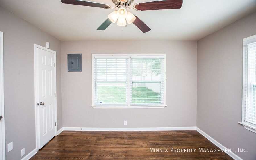 4416 43rd St - Photo 7 of 22