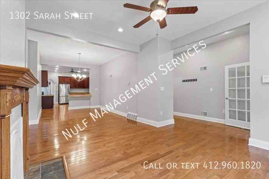 1302 Sarah St - Photo 7 of 24