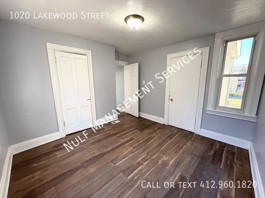 1020 Lakewood Ave - Photo 5 of 11