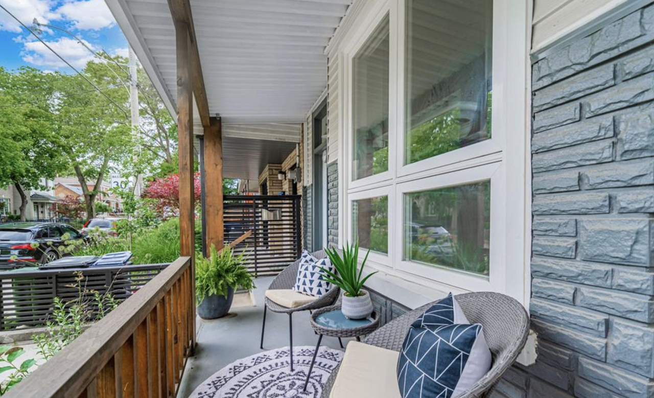 Bathurst St & Dundas St W - Photo 2 of 17