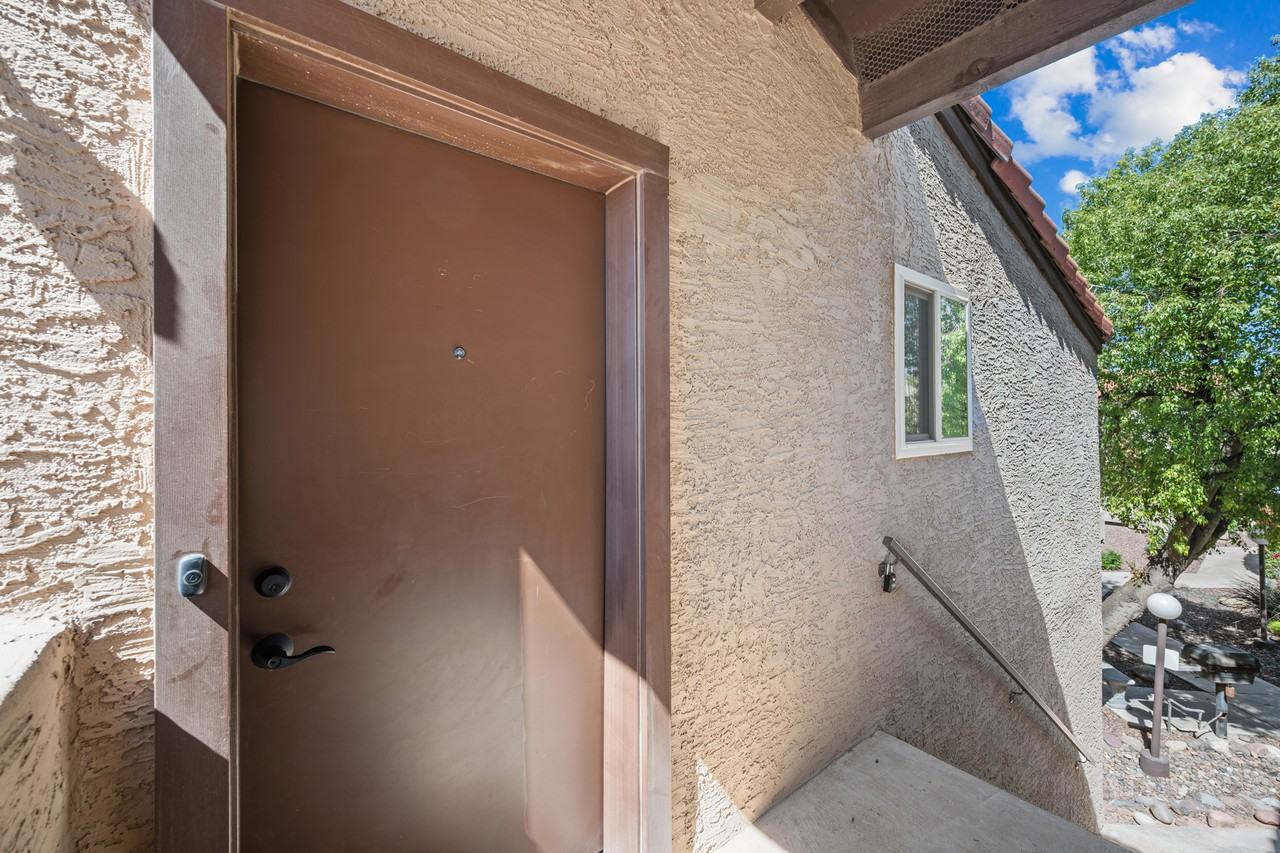 5146 East Oak Street #204 - Photo 3 of 19