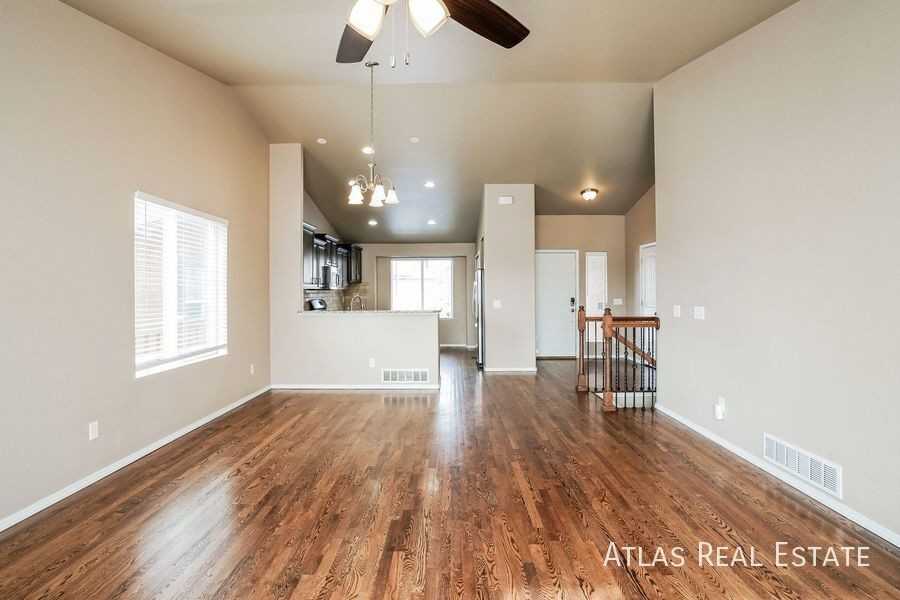 7086 Mustang Rim Dr - Photo 4 of 20