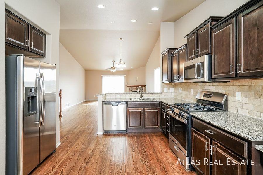 7086 Mustang Rim Dr - Photo 6 of 20