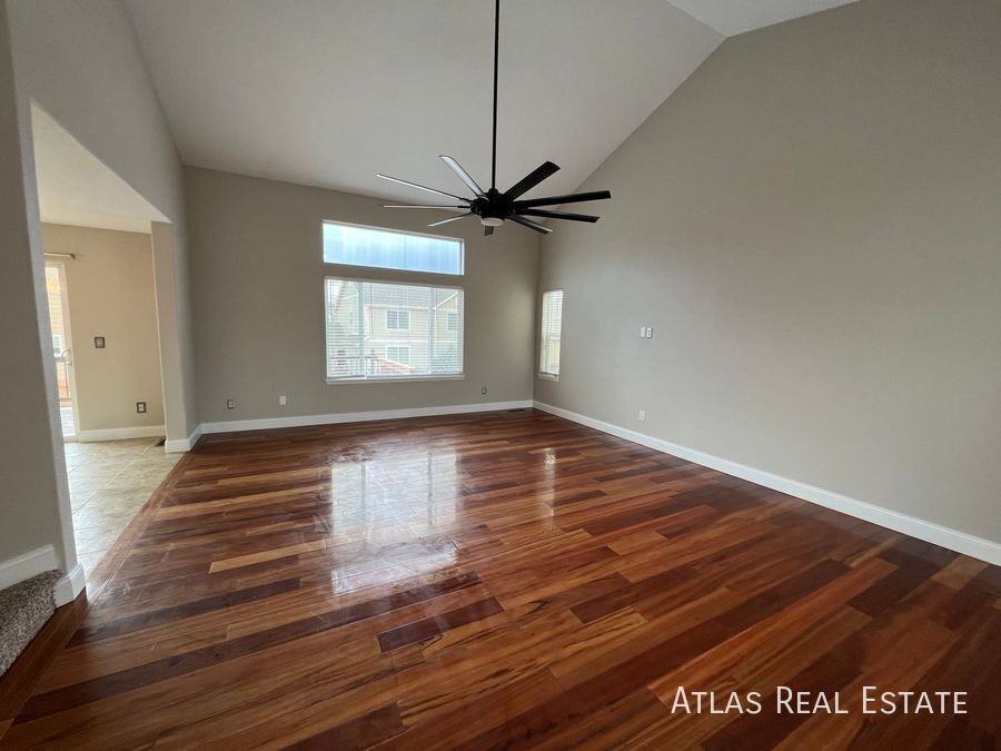 4413 Centerville Dr - Photo 2 of 18