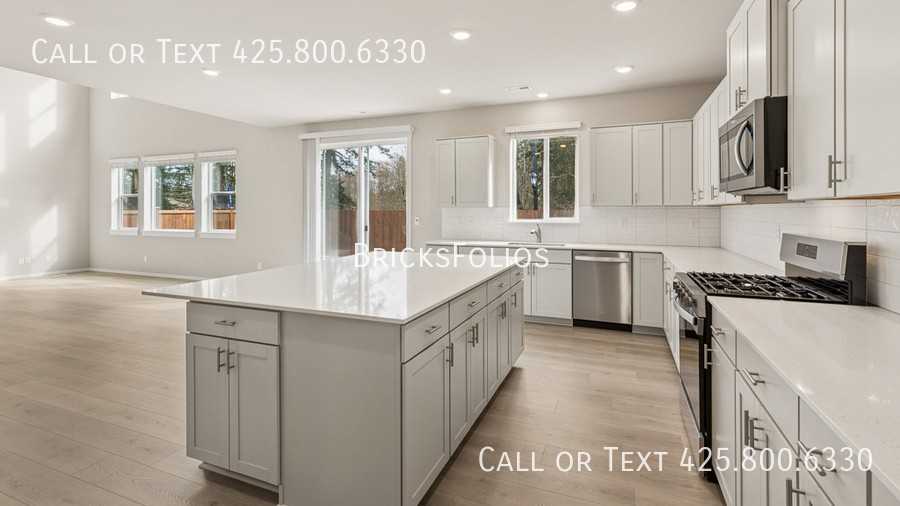 2319 Boxcar St Ne ##Ne - Photo 3 of 23