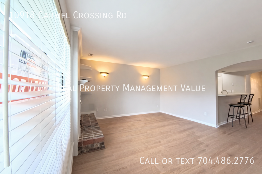 10918 Carmel Crossing Rd - Photo 4 of 30