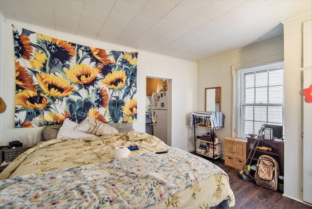 428 S Division St #1 - Photo 5 of 6