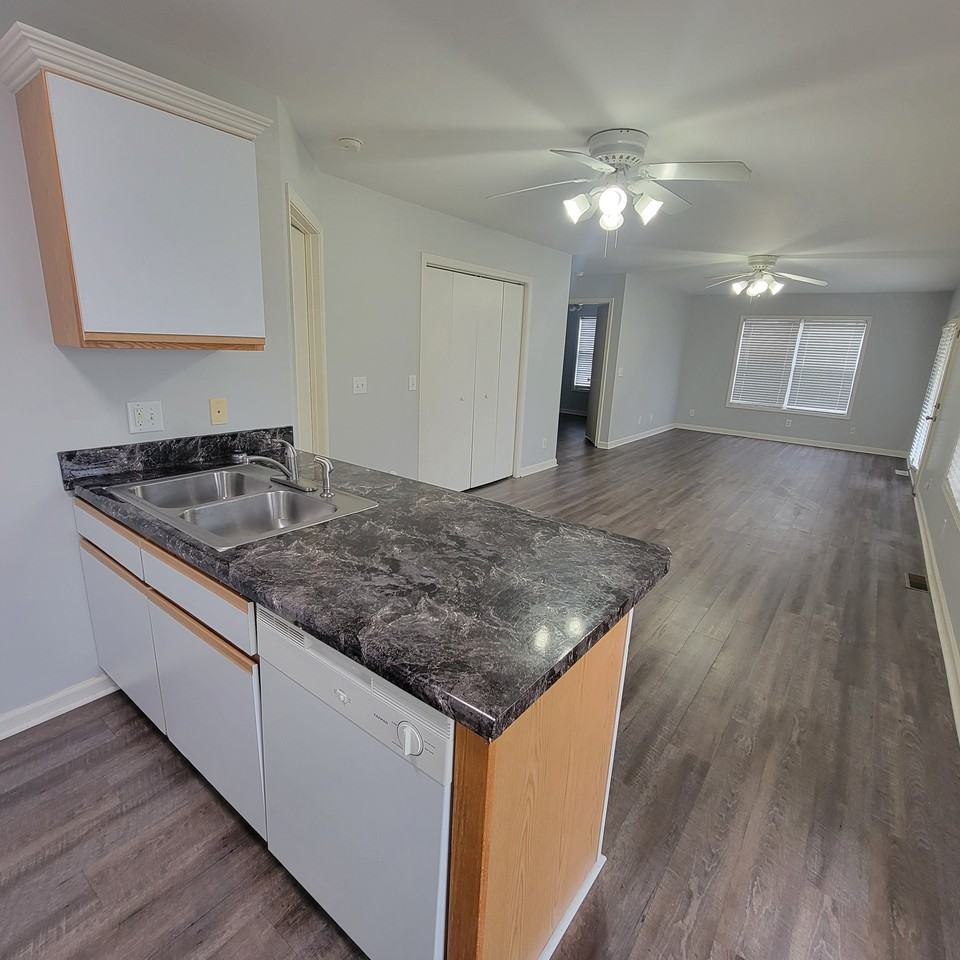 919 Nottingham Dr #B - Photo 5 of 13