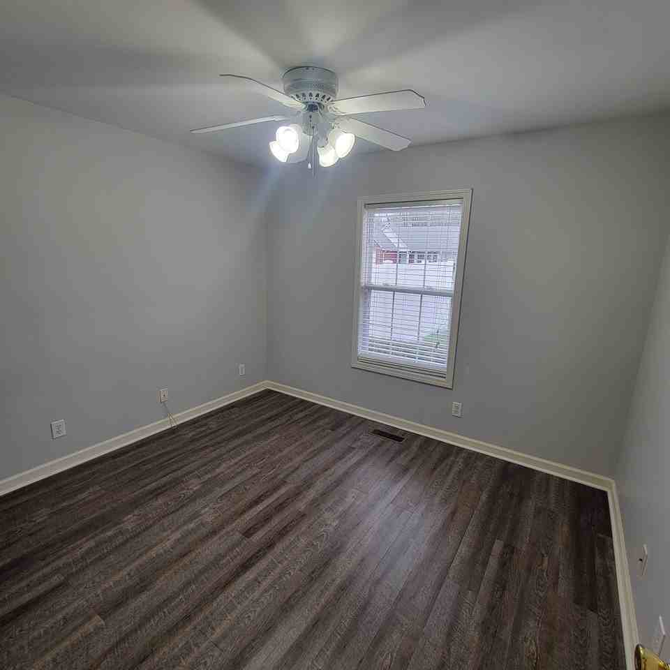 919 Nottingham Dr #B - Photo 6 of 13