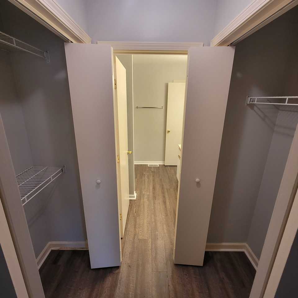 919 Nottingham Dr #B - Photo 7 of 13