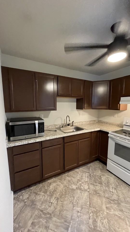 814 Green St #2 - Photo 2 of 30