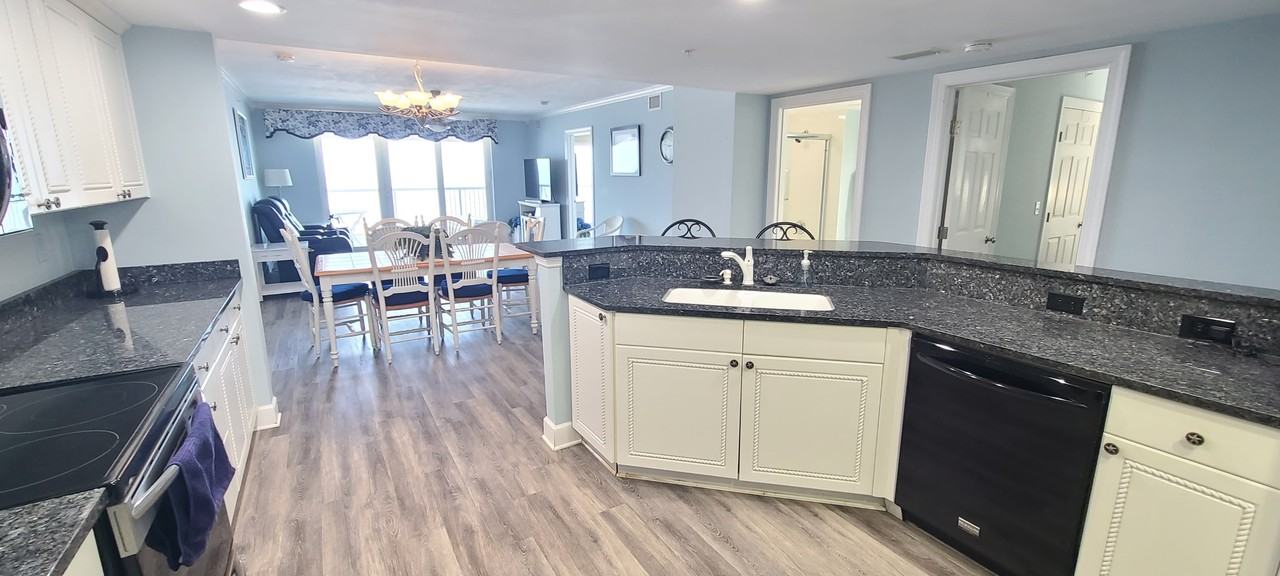 2055 S Atlantic Ave #5 - Photo 3 of 38