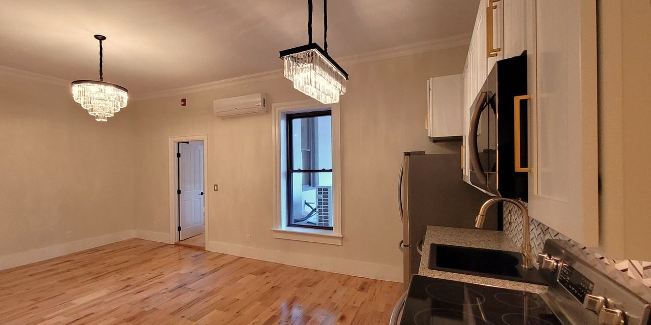 110 Baldwin St #203 - Photo 4 of 22
