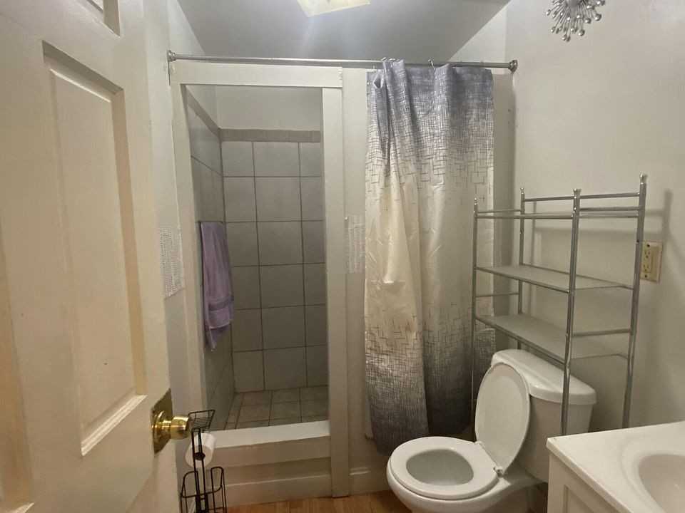 2769 N 27th St - Photo 5 of 9