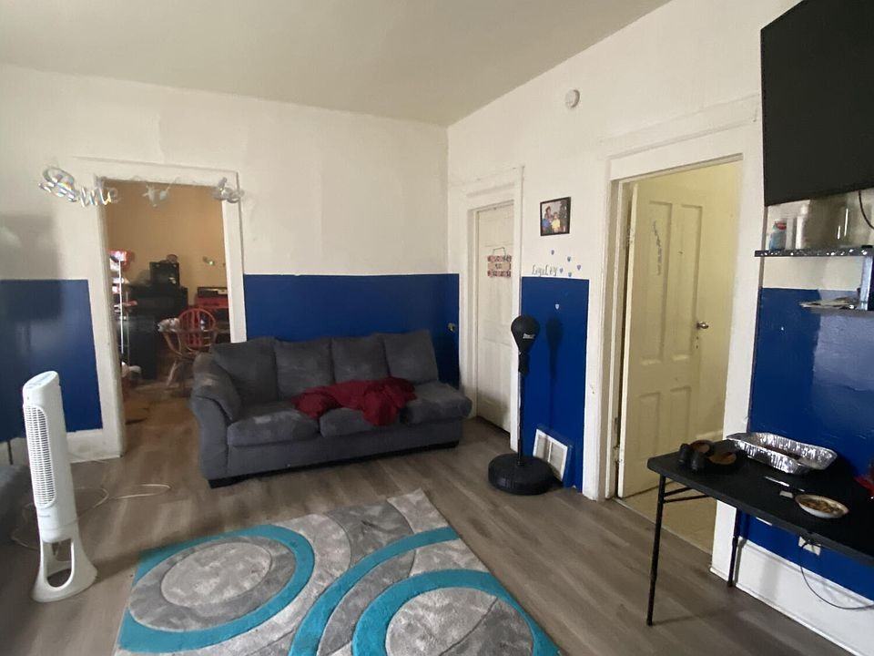 2769 N 27th St - Photo 6 of 9