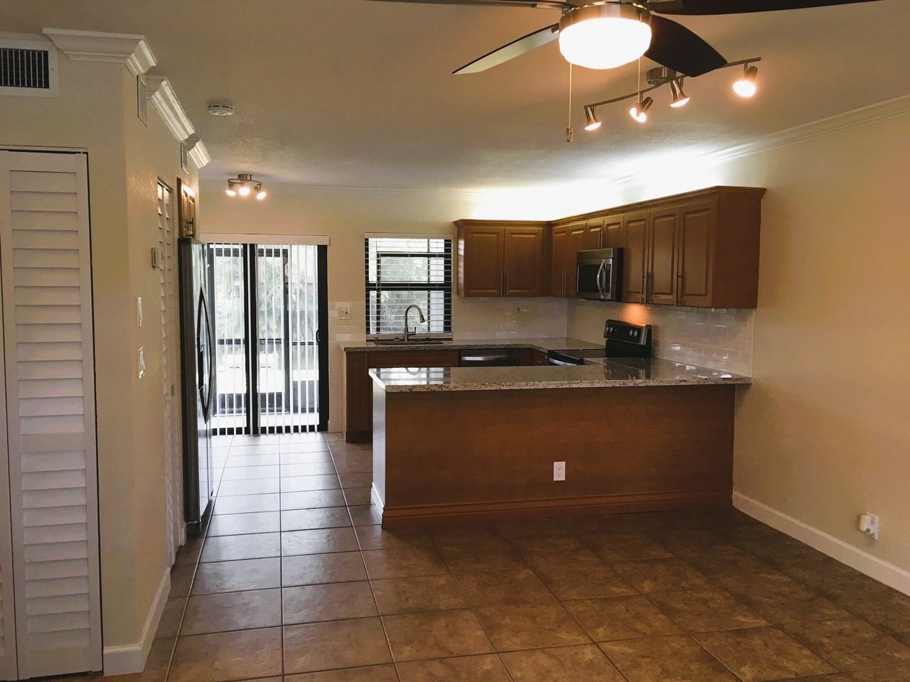 4271 Nw 114th Ter #4271 - Photo 3 of 11