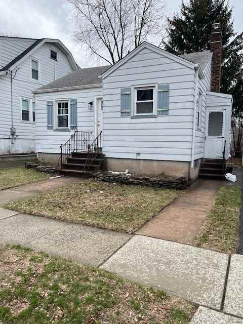 12 Mckenzie Ave #NA - Photo 2 of 14