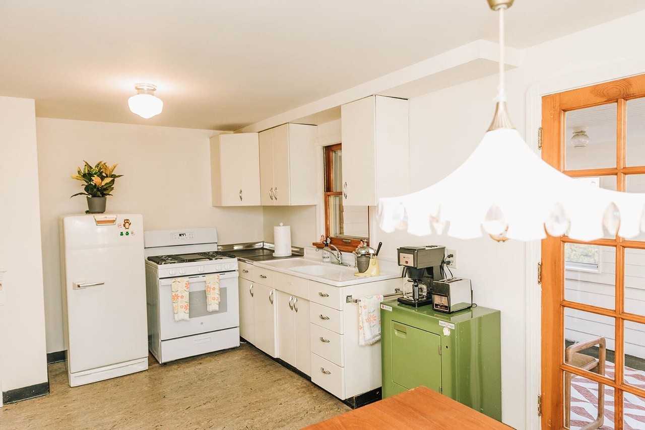 10516 Clifton Blvd #UP - Photo 7 of 13