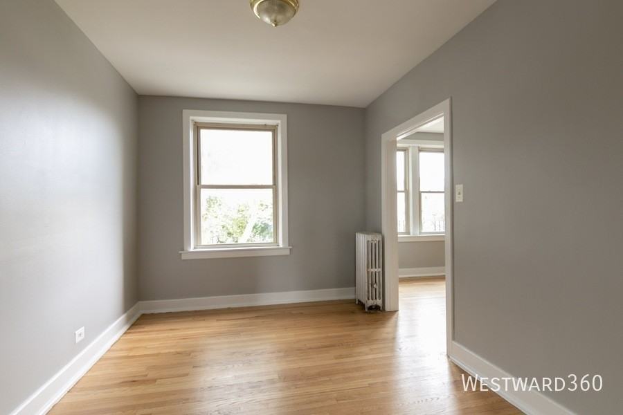 1622 W Sherwin Ave #3 - Photo 4 of 8