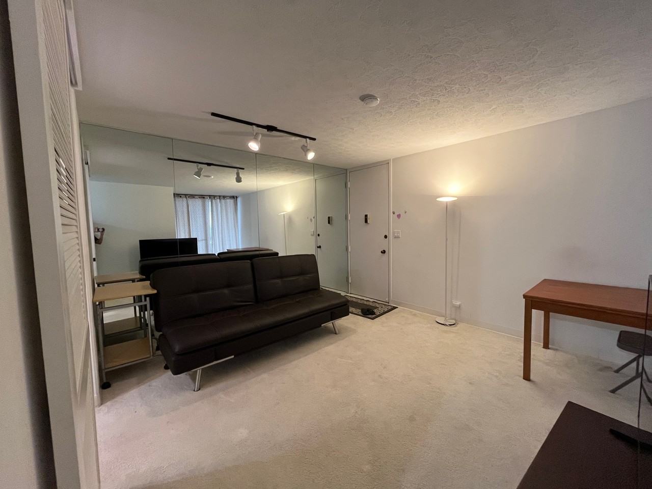 1505 Alexander St #1001 - Photo 2 of 10