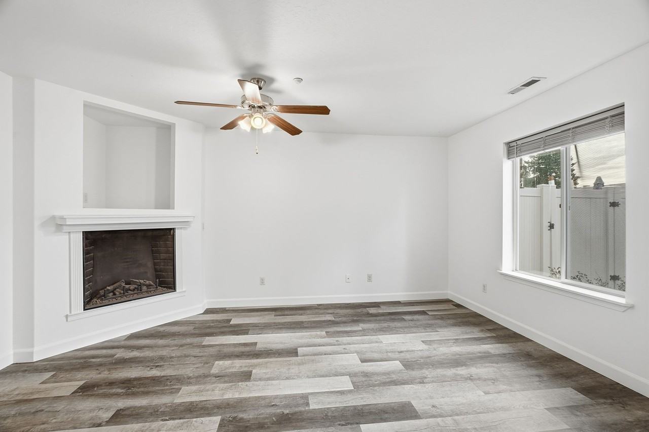 176 E Maryanna Ln #0 - Photo 5 of 22