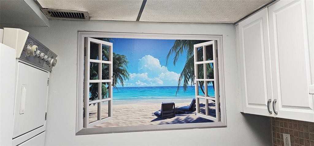 10086 Nw 6th St #10086-101 - Photo 3 of 35