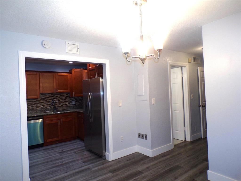 2180 Bayberry Dr #2180 - Photo 4 of 20