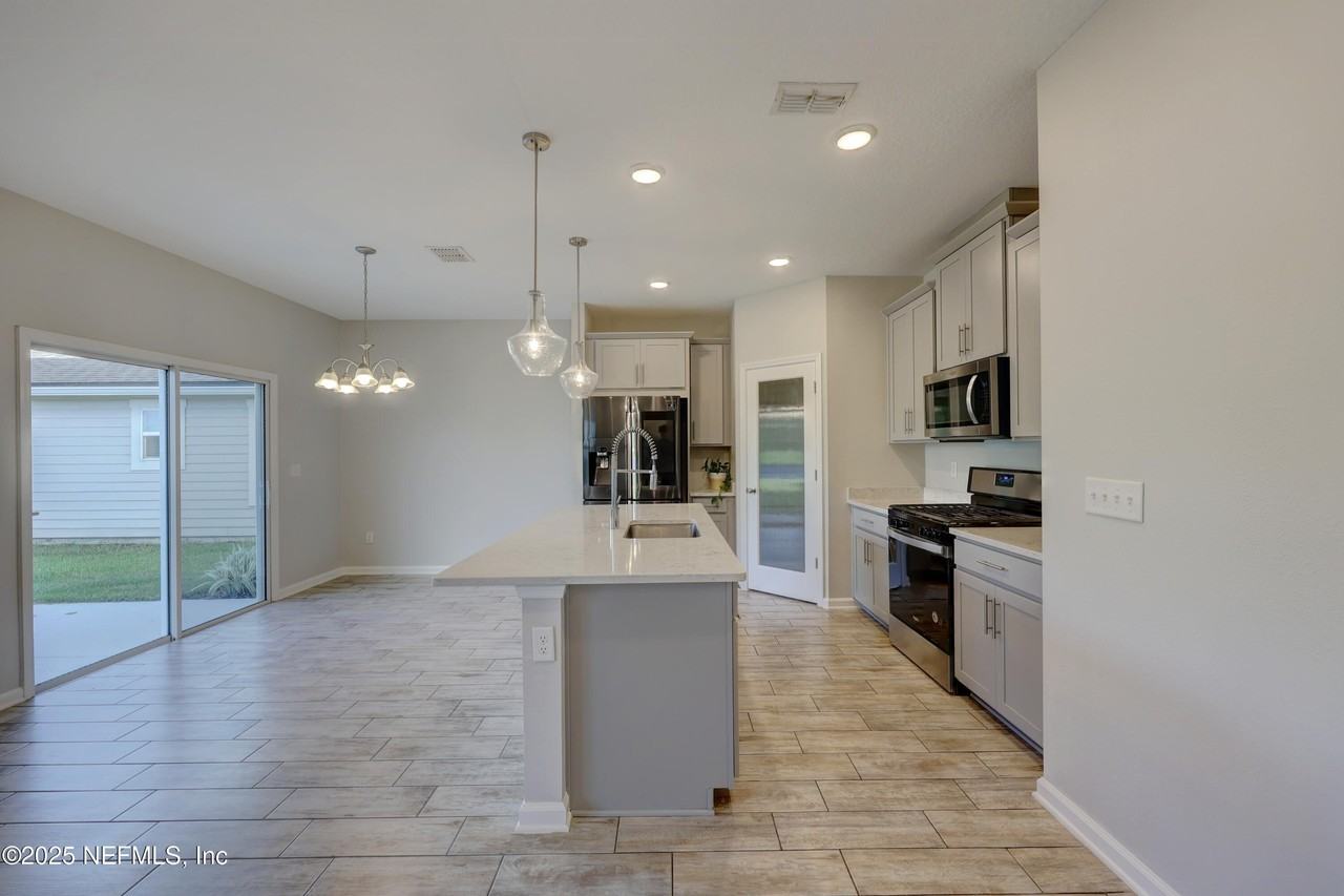 13623 Holsinger Blvd #13623 - Photo 6 of 46