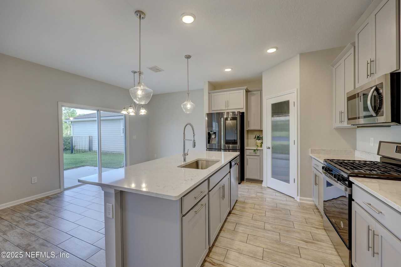 13623 Holsinger Blvd #13623 - Photo 7 of 46