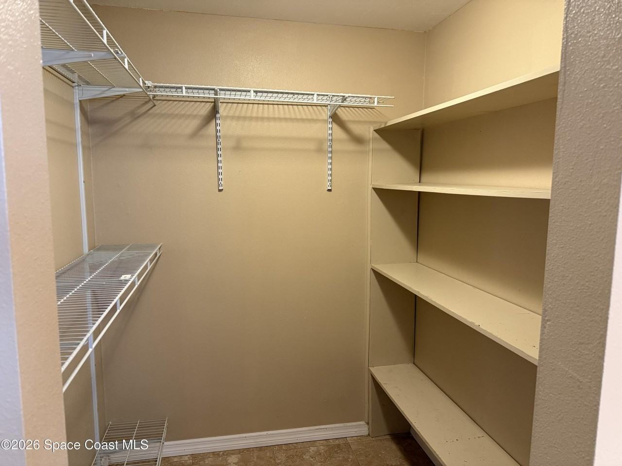 472 Newfound Harbor Dr #472 - Photo 3 of 20