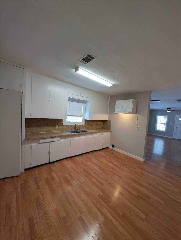 2125 Nora St #2125 - Photo 3 of 13