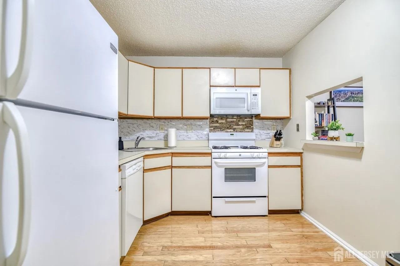 252 Kempsey Dr #252 - Photo 5 of 18