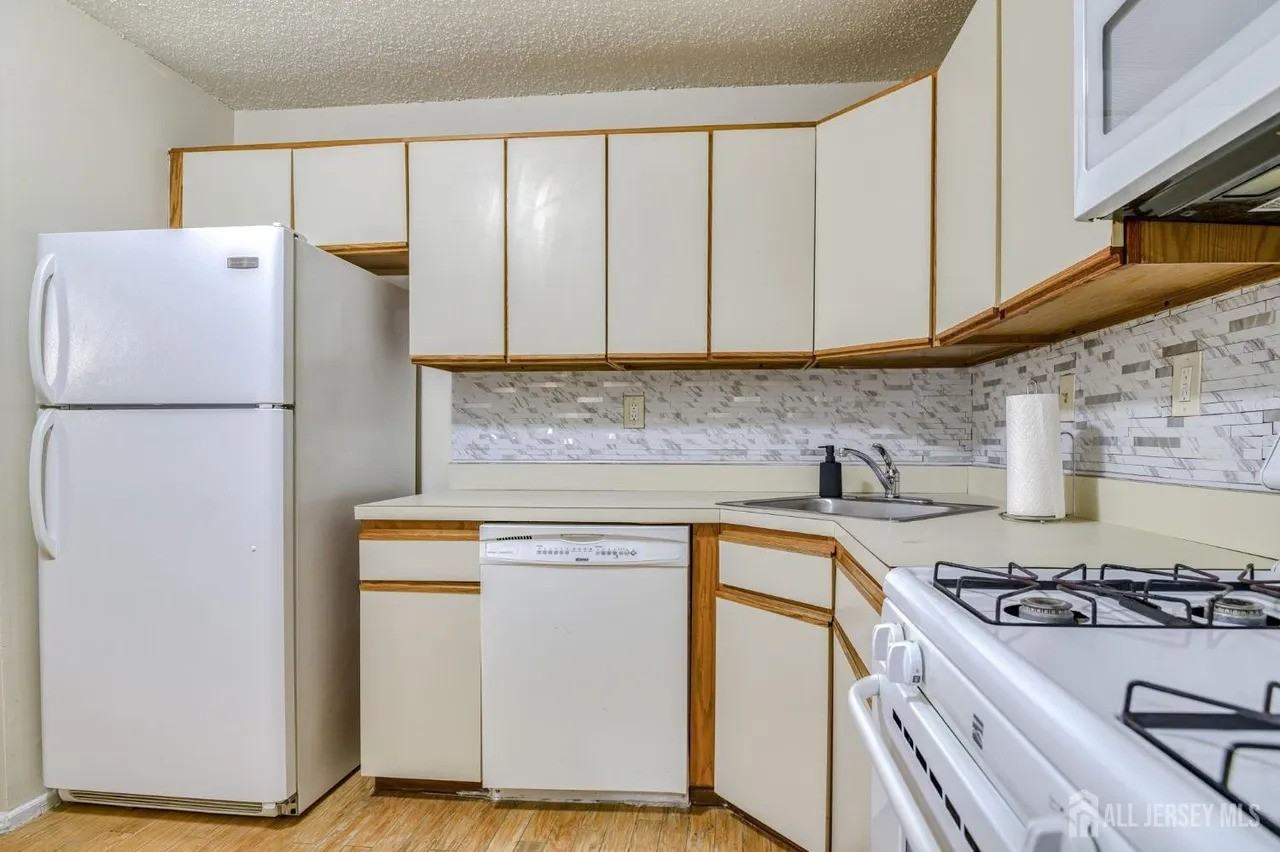 252 Kempsey Dr #252 - Photo 6 of 18