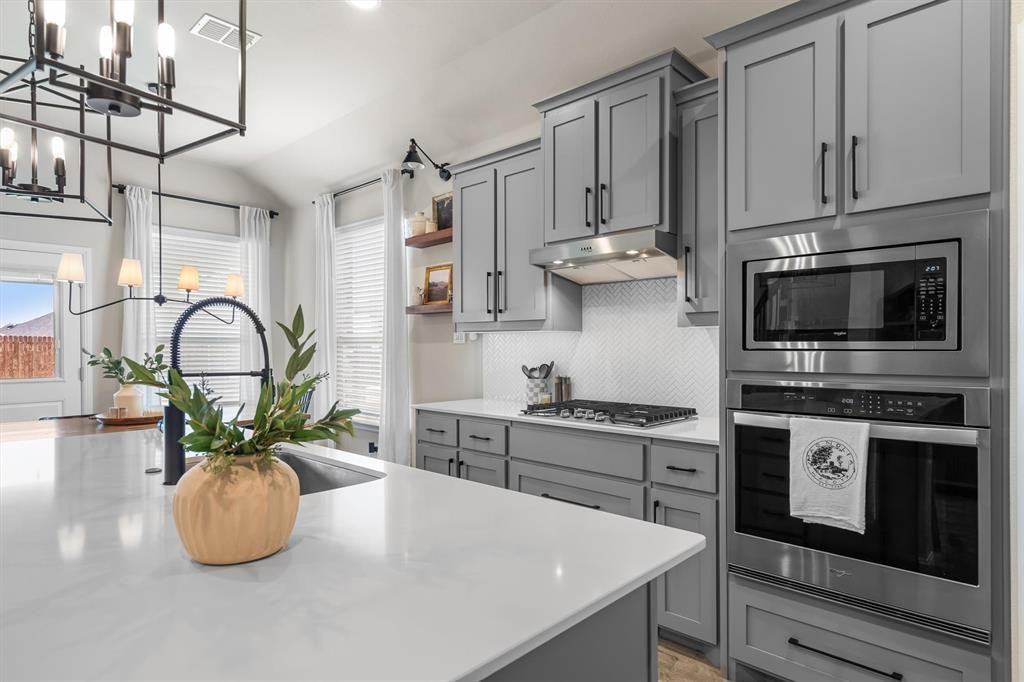 2013 Windsor Dr #2013 - Photo 3 of 40