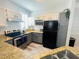 3006 Bonfire Beach Dr - Photo 1 of 1