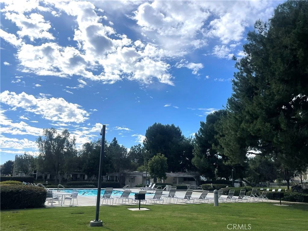 27 Briarglen #27-10 - Photo 6 of 31