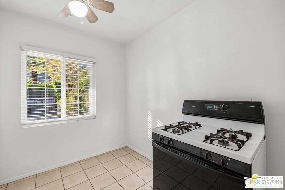 1674 Vía Salida #1674-1 - Photo 6 of 32