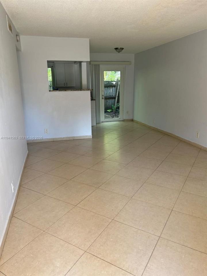 1111 Tequesta St #1111-1 - Photo 3 of 15