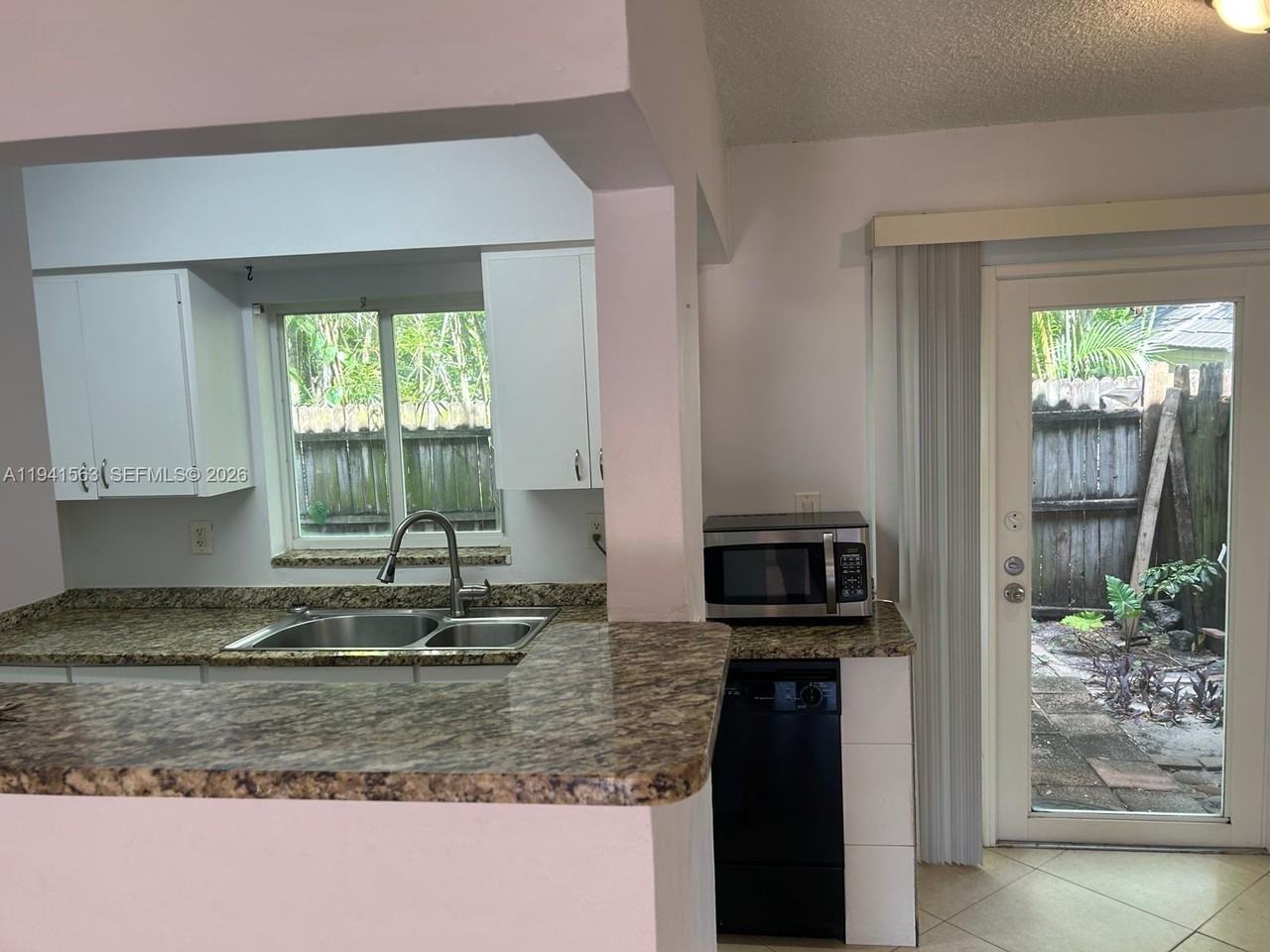 1111 Tequesta St #1111-1 - Photo 6 of 15