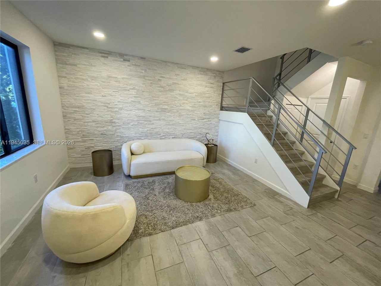 764 Ne 206th St #764 - Photo 3 of 9