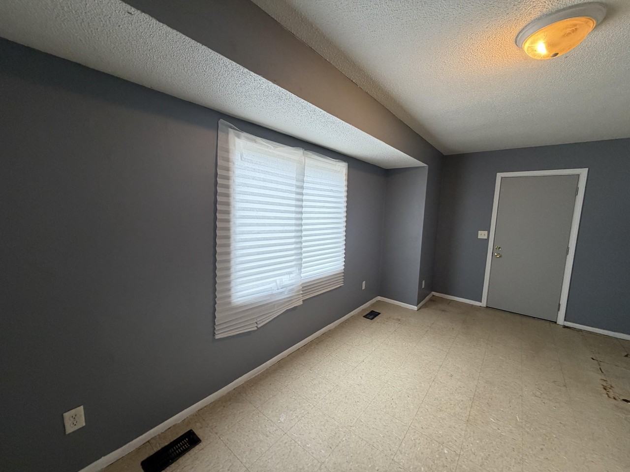 1003 Shasta Dr - Photo 2 of 13