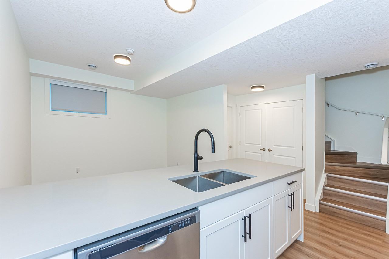 12220 112 Ave Nw #0B - Photo 4 of 17